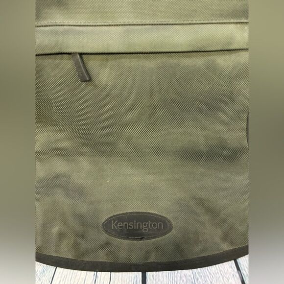 Kensington Saddle Pro Khaki Green Laptop Convertible Backpack Messenger Bag - Picture 2 of 15